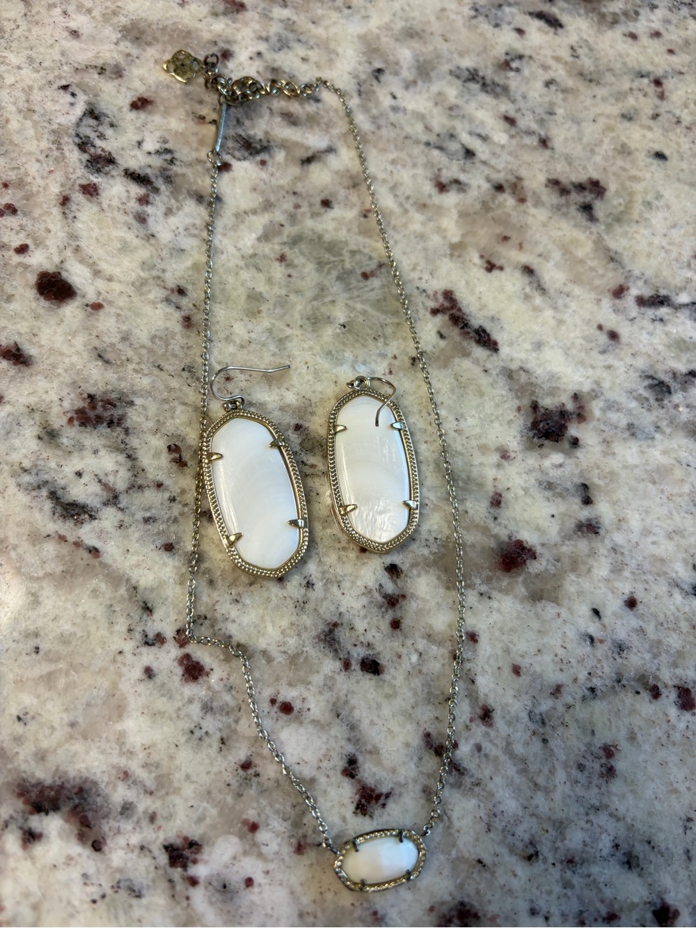 Kendra Scott Elyse White & Gold Necklace and Earring Set